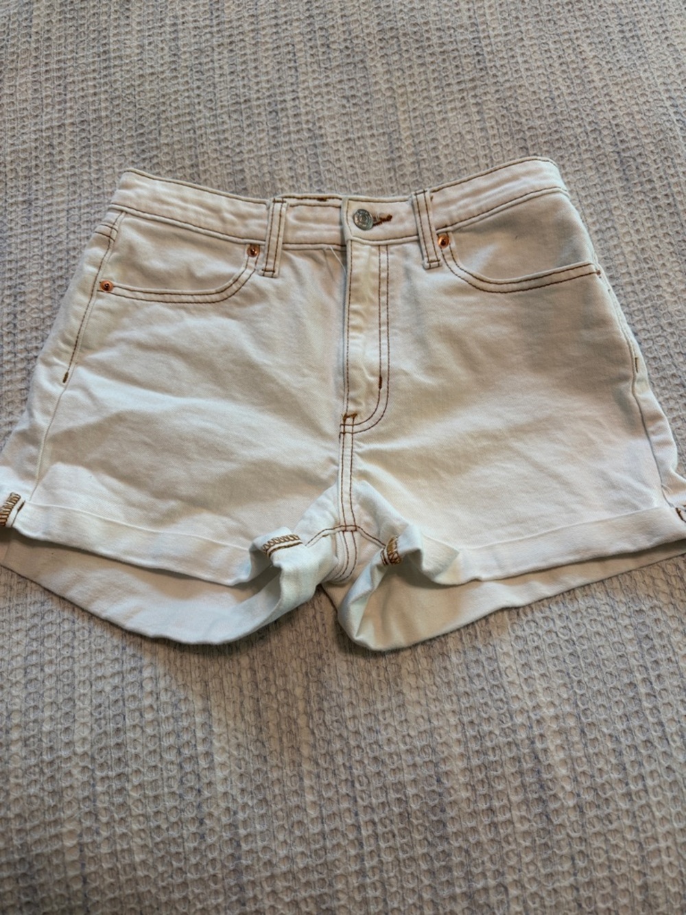 Wild Fable Highest Rise warm white Denim Shorts with brown stitching size 2